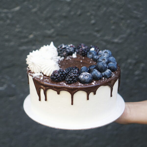 Шоколадно – черничный торт