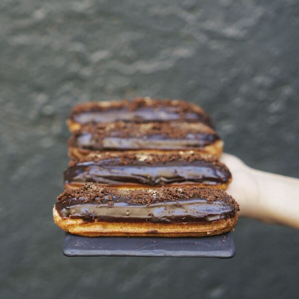 Эклеры шоколад-маракуйя