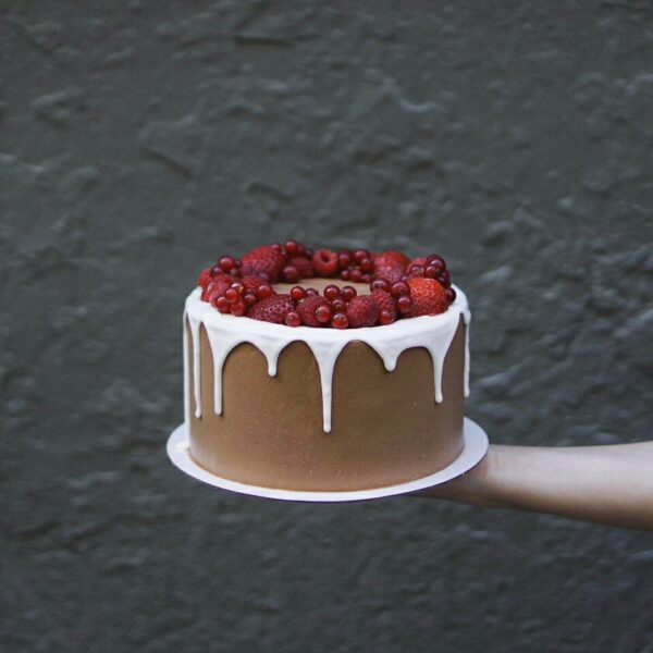 Шоколадно-вишневый торт