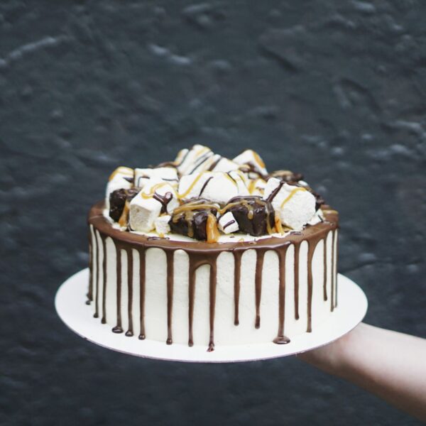 Шоколадно-карамельный торт