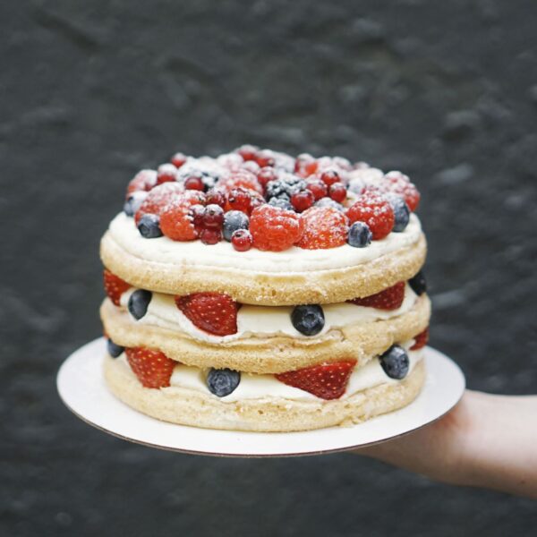 Ванильно-ягодный торт